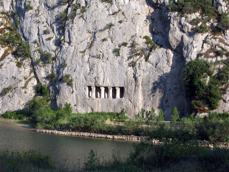 Paflagonya Kaya Mezarı